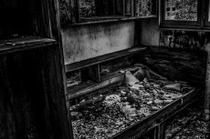 L'orphelinat abandonné